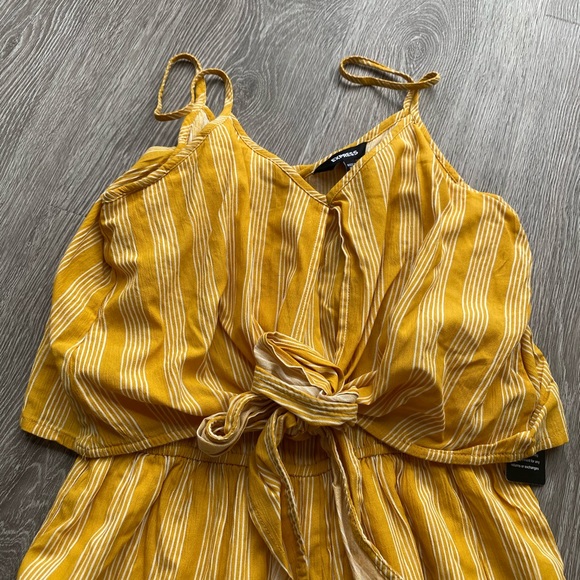 NWOT Express Romper - Picture 3 of 8